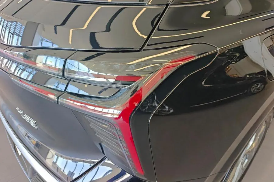 HongQi 2025 HS3 PHEV 1.5T 117km Strong Edition Automatic Gear 5