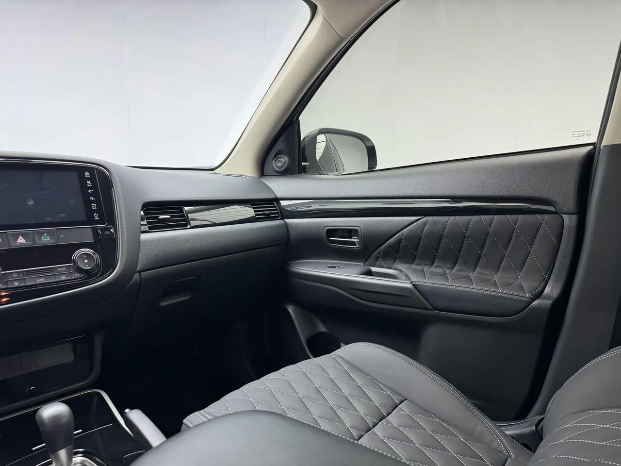 Mitsubishi 2021 Outlander 2.0 Stepless Two-Drive Smooth Edition 5-seat (Changed) Automatic Gear 12