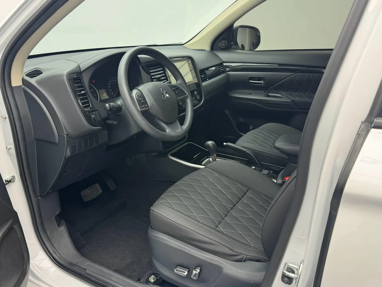 Mitsubishi 2021 Outlander 2.0 Stepless Two-Drive Smooth Edition 5-seat (Changed) Automatic Gear 4