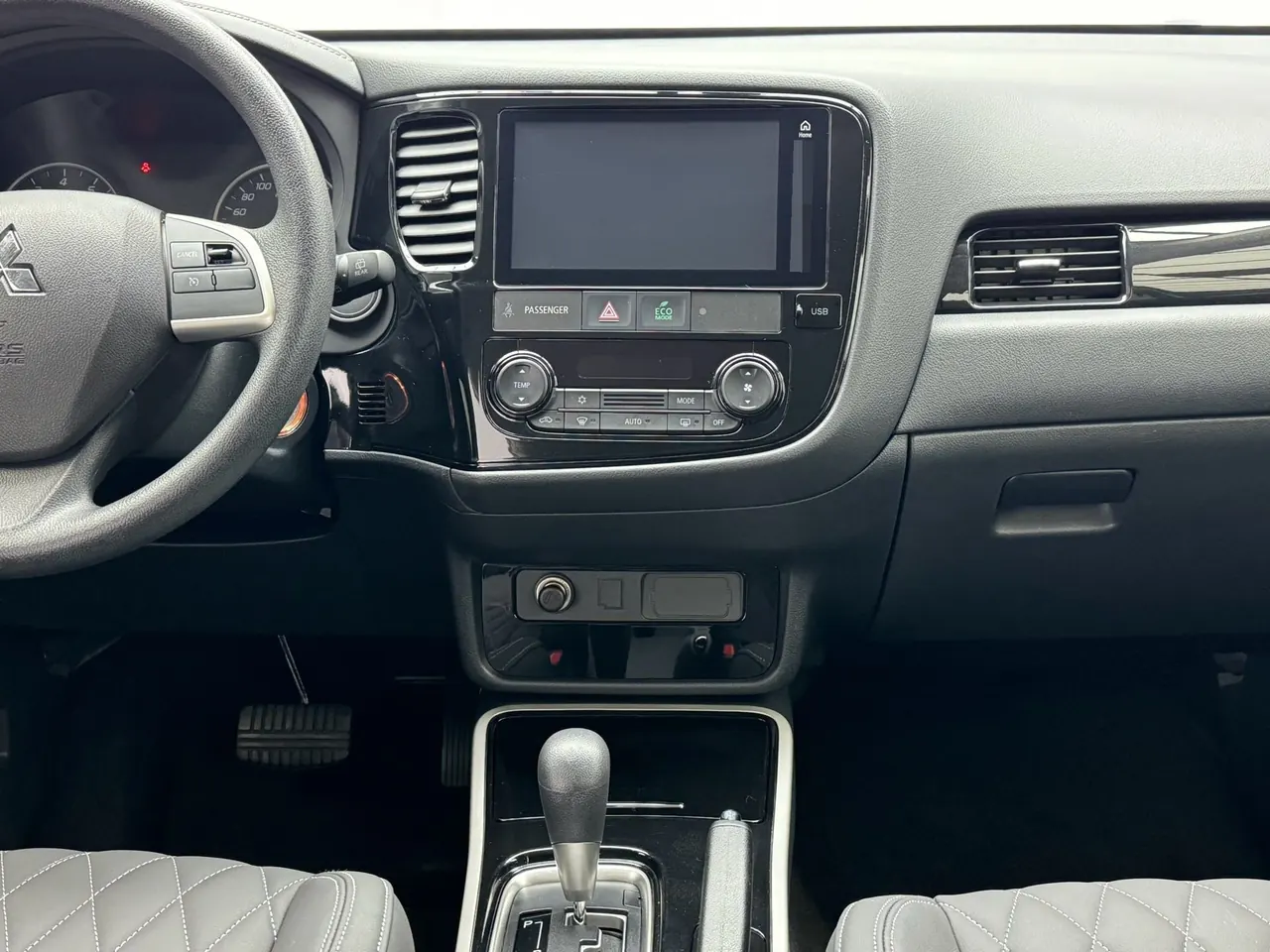 Mitsubishi 2021 Outlander 2.0 Stepless Two-Drive Smooth Edition 5-seat (Changed) Automatic Gear 8