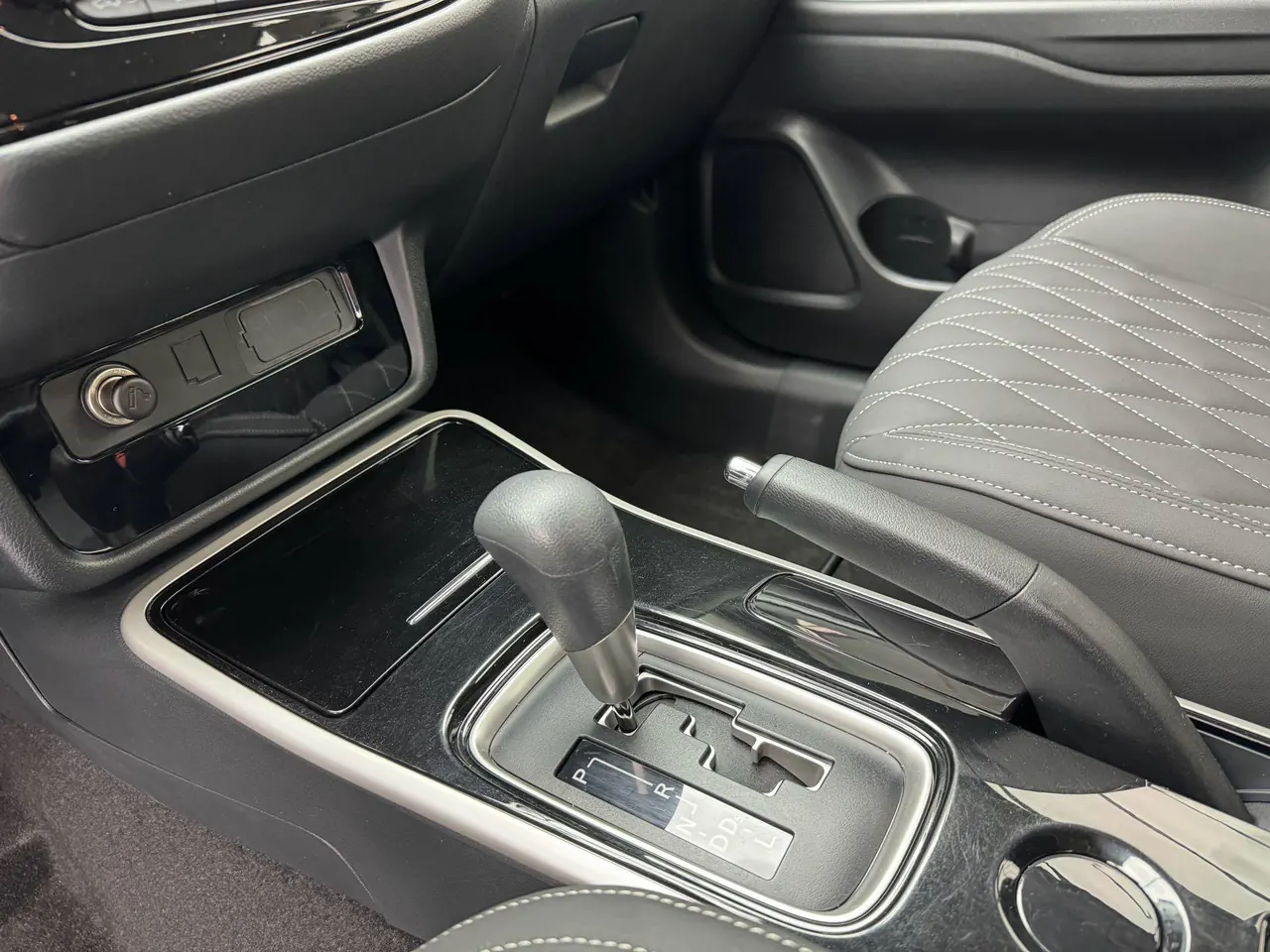 Mitsubishi 2021 Outlander 2.0 Stepless Two-Drive Smooth Edition 5-seat (Changed) Automatic Gear 9