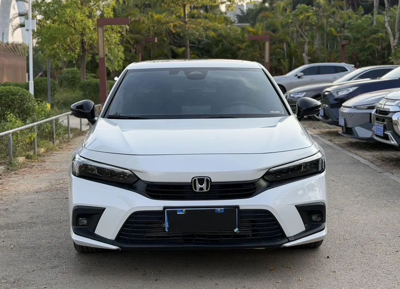 Honda 2022 Civic 1.5T Stepless 240TURBO Combustion Edition Automatic Gear 2