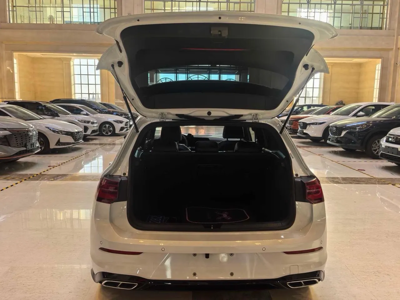 Volkswagen 2021 Golf 8 R-Line 1.4TSI 280TSI Automatic 10