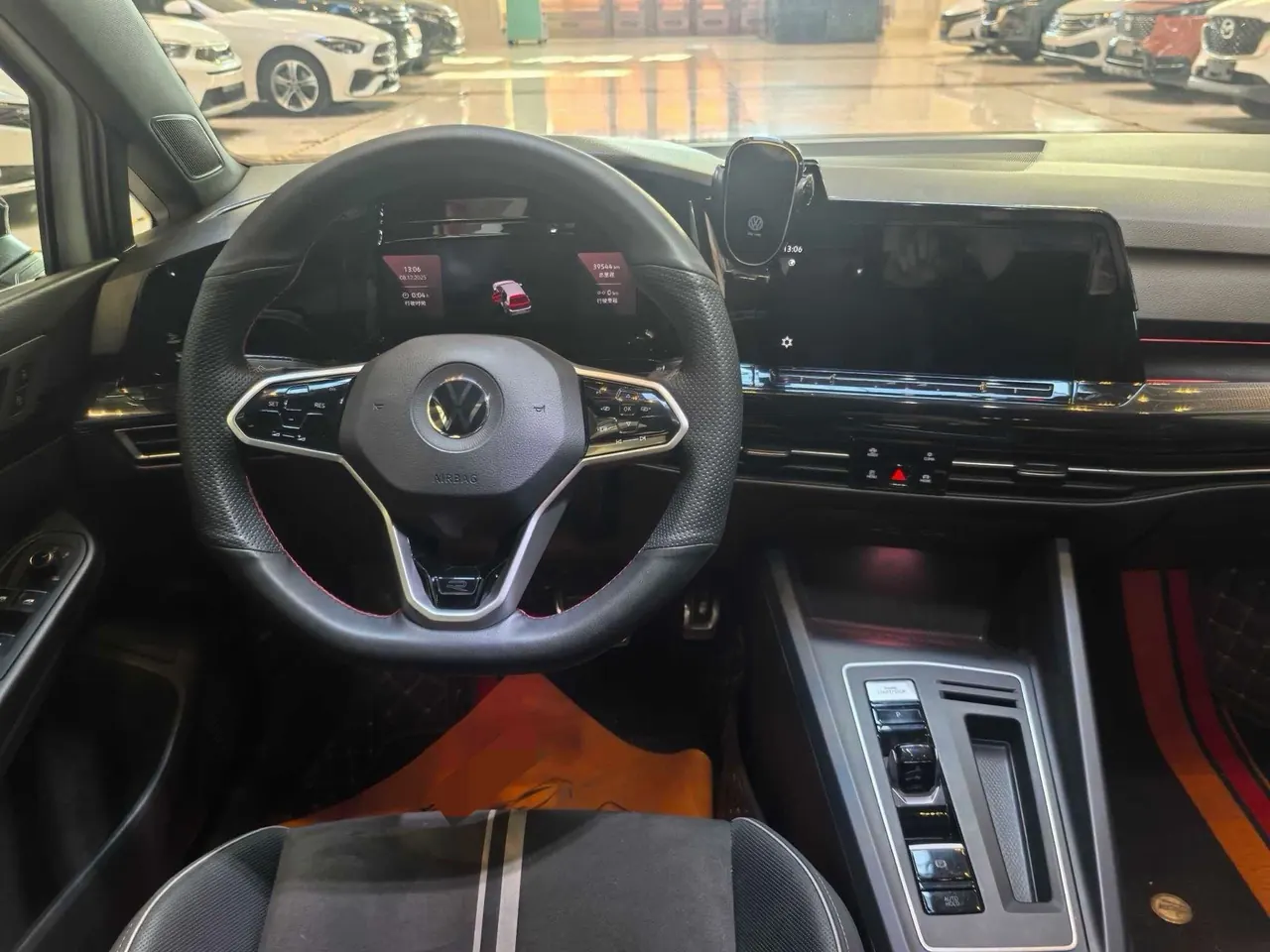 Volkswagen 2021 Golf 8 R-Line 1.4TSI 280TSI Automatic 8