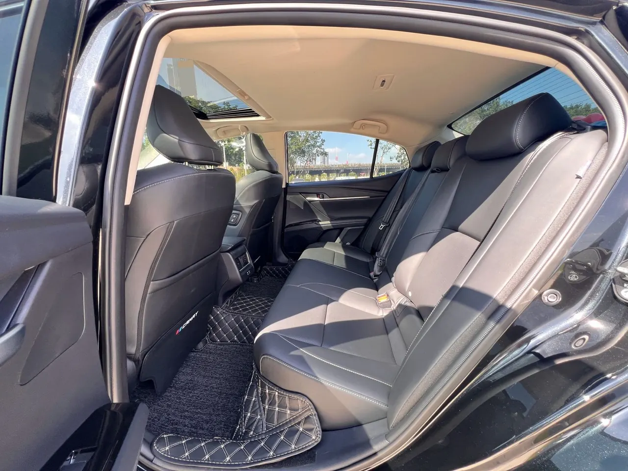 Toyota 2026 Camry 2.0GVP Stepless Deluxe Edition Automatic Transmission 9