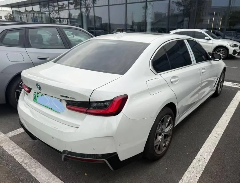 BMW 2026 i3 eDrive 35 L automatic gear 2