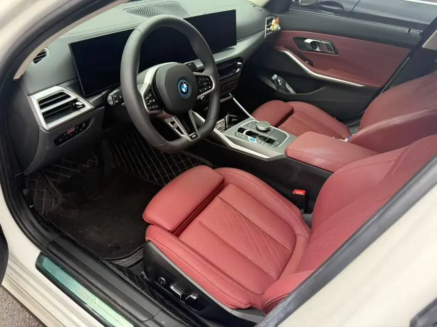 BMW 2026 i3 eDrive 35 L automatic gear 3