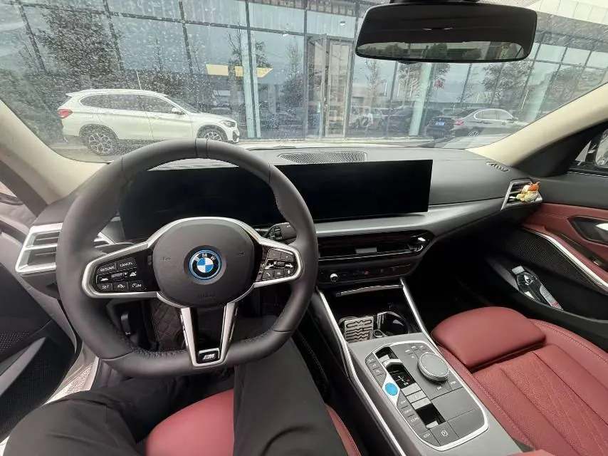 BMW 2026 i3 eDrive 35 L automatic gear 4