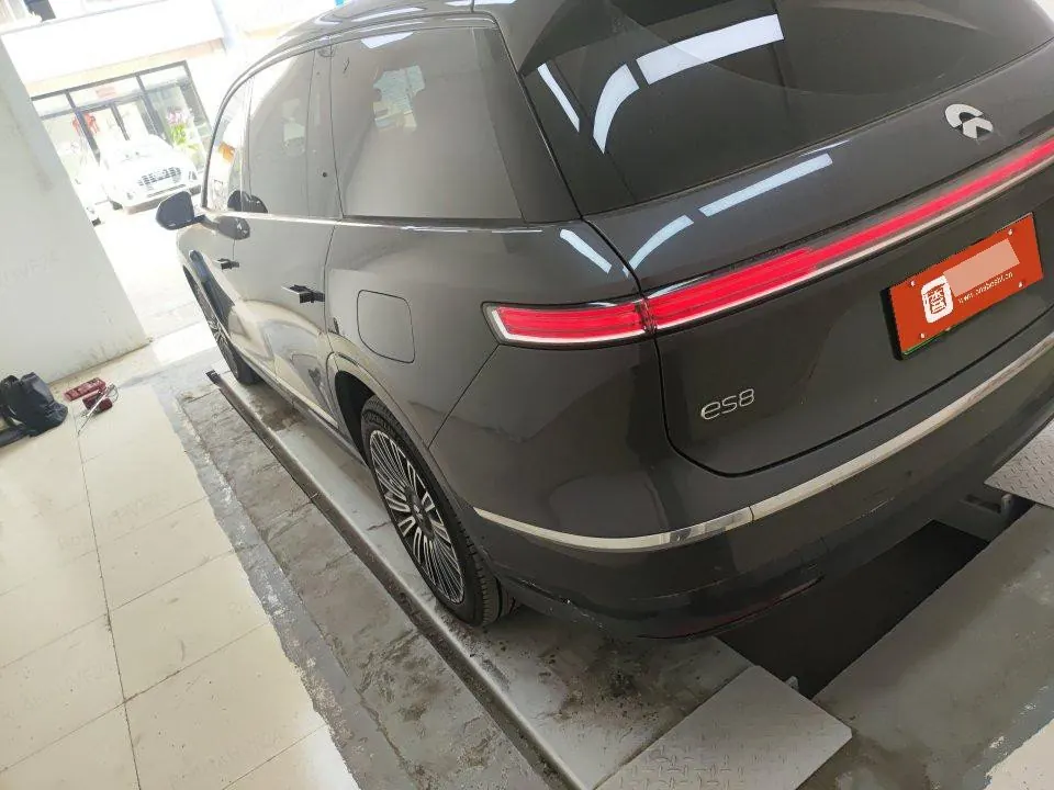NIO 2026 ES8 5-seat Executive Deluxe Automatic Gear 3