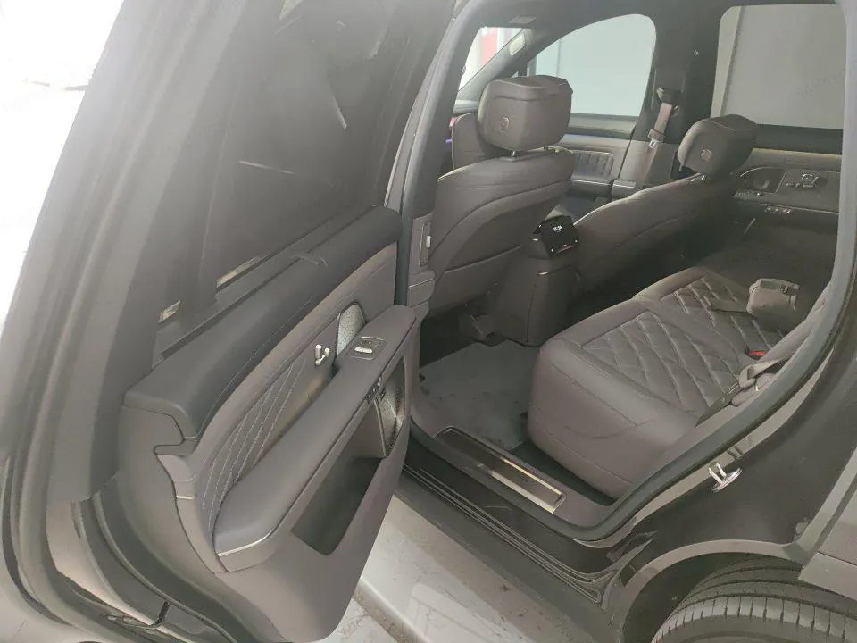 NIO 2026 ES8 5-seat Executive Deluxe Automatic Gear 5