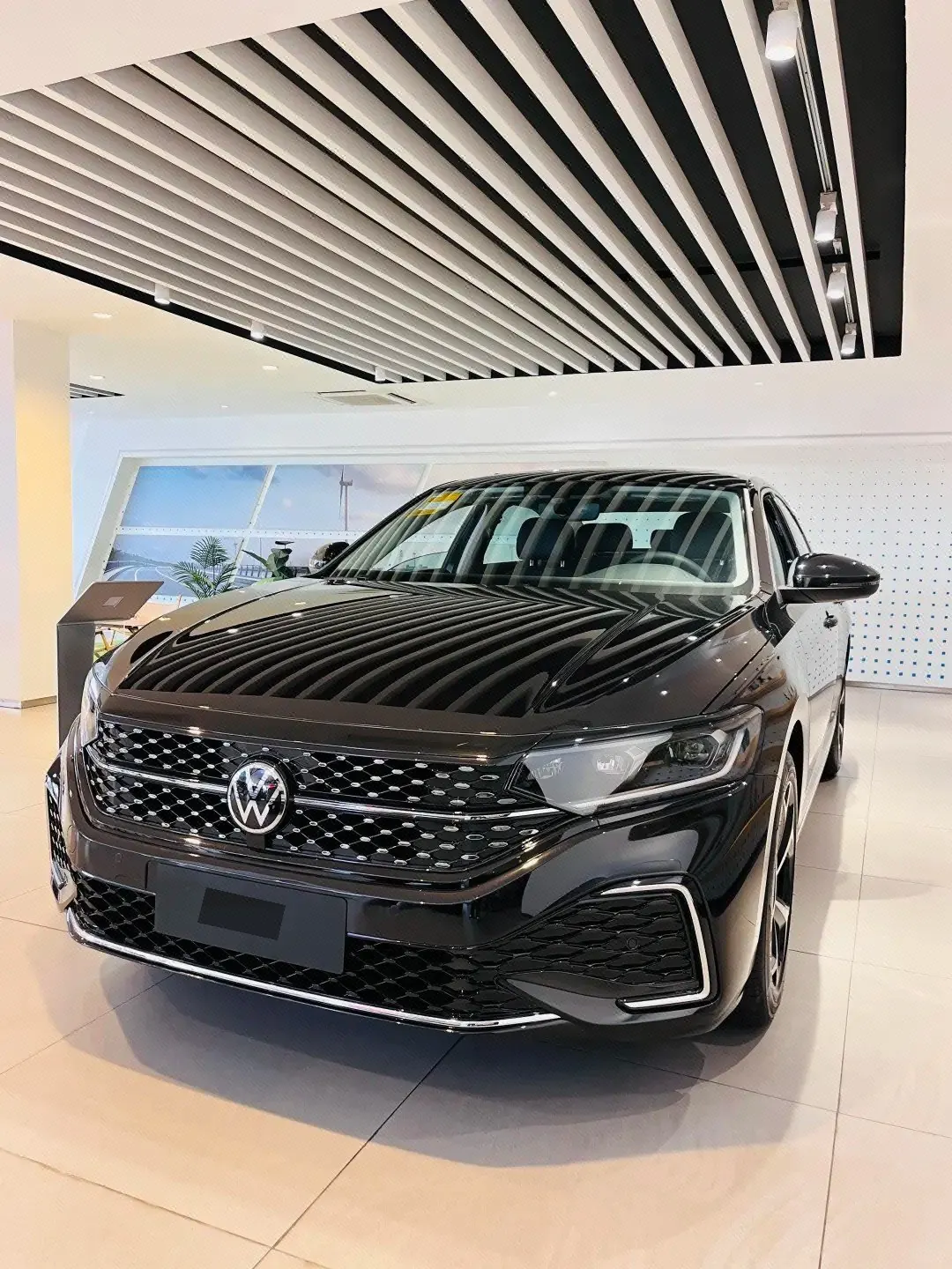 Volkswagen 2026 Passat 2.0TSI 380TSI Subut Longteng Edition Automatic Gear - View 1