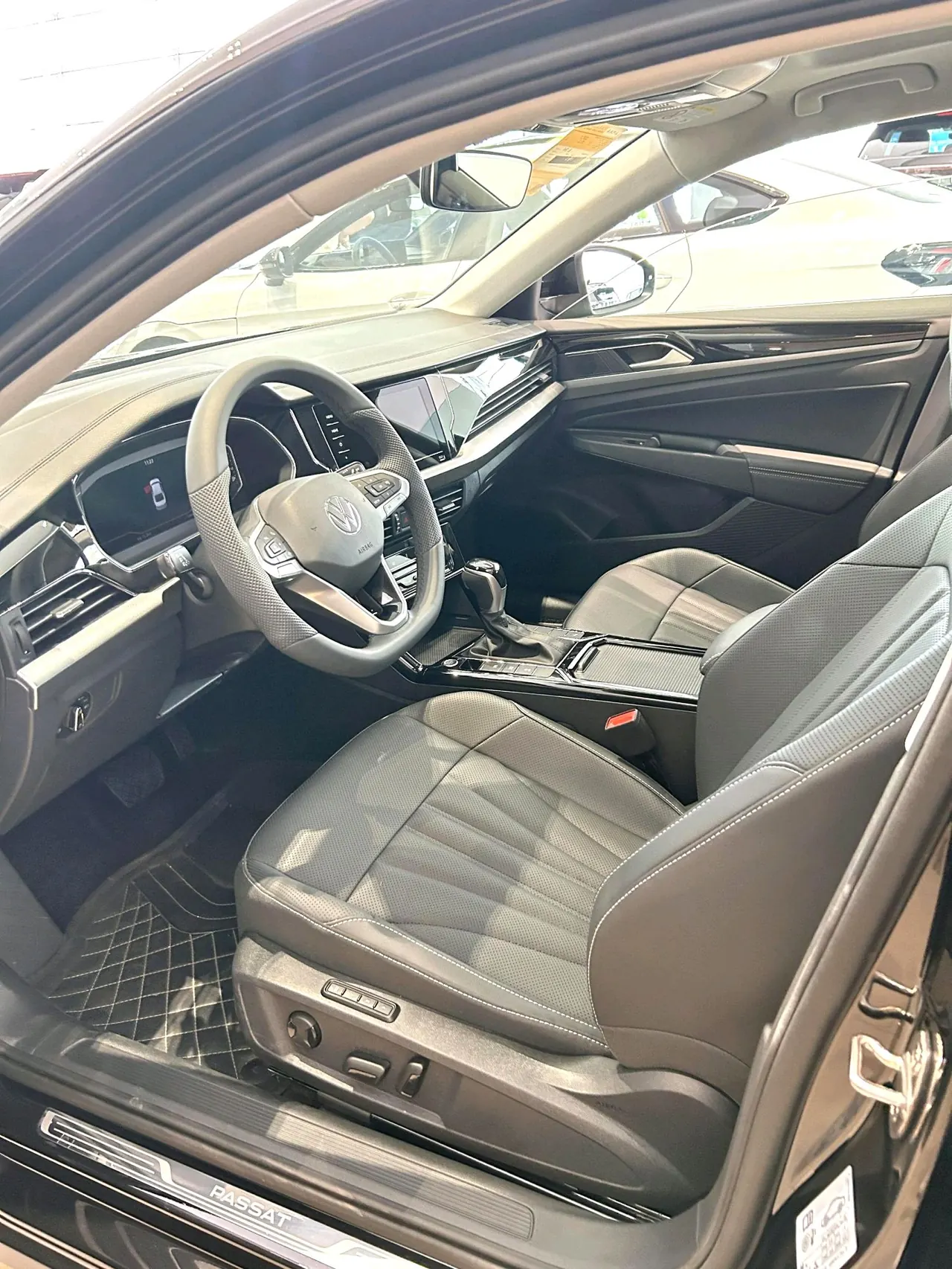 Volkswagen 2026 Passat 2.0TSI 380TSI Subut Longteng Edition Automatic Gear 5