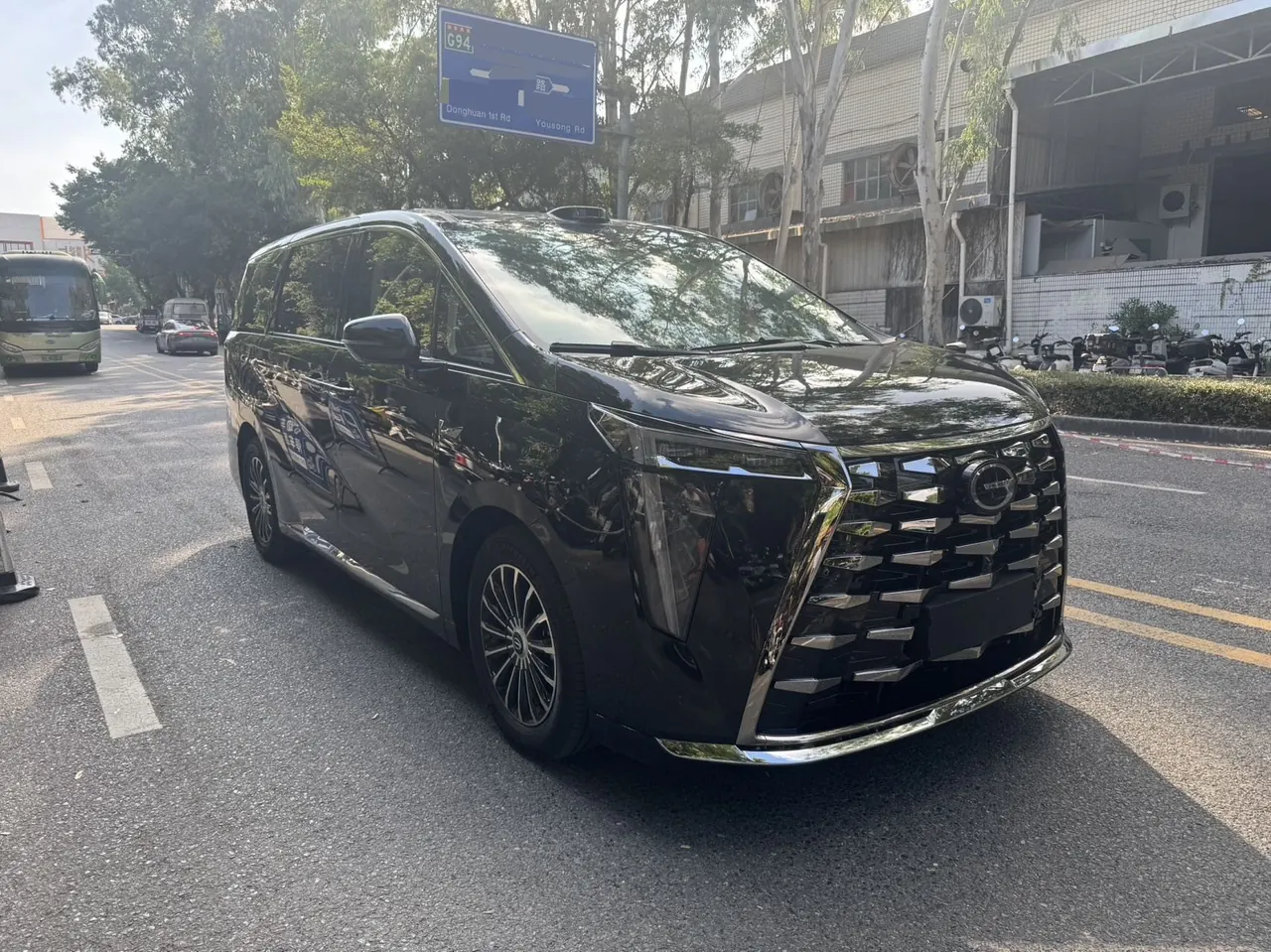 Chuanqi 2026 yearning for M8 PHEV L 1.5T 4-wheel Max automatic gear 3