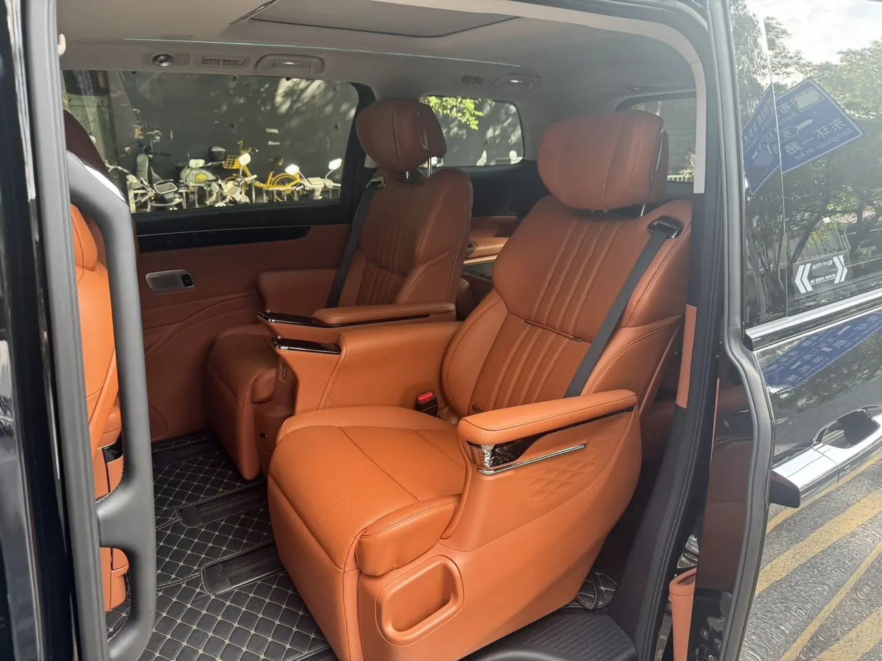 Chuanqi 2026 yearning for M8 PHEV L 1.5T 4-wheel Max automatic gear 5