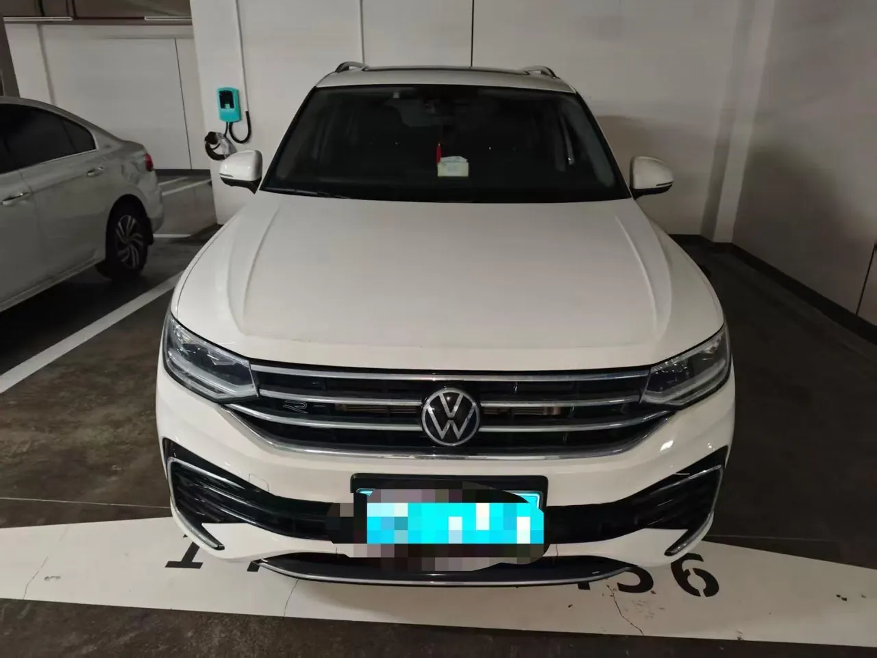Volkswagen 2022 Tiguan L R-Line 2.0TSI 330TSI Two-Drive R-Line Overdrive Automatic Gear 2