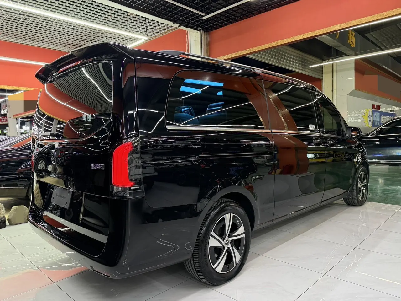 Mercedes Benz 2024 Vito 2.0T Elite Edition 7-seat Automatic Gear 11