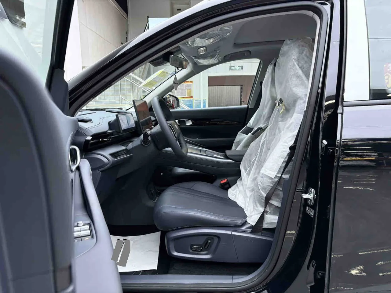Geely Galaxy 2026 E 5 530km Discovery Edition Automatic Gear 3