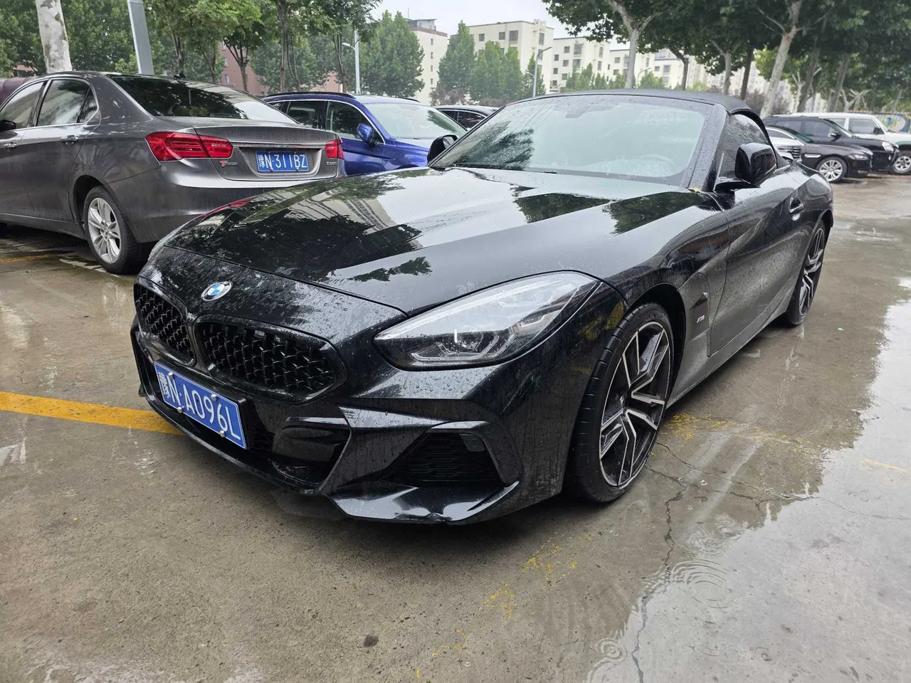 BMW Z4 (Imported) 2022 Z4 sDrive25i 2.0T M Sports Obsidian Night Suit Automatic Gear - View 1