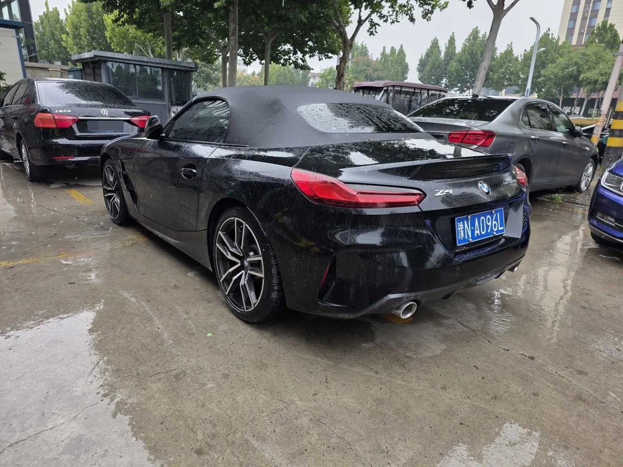 BMW Z4 (Imported) 2022 Z4 sDrive25i 2.0T M Sports Obsidian Night Suit Automatic Gear 3
