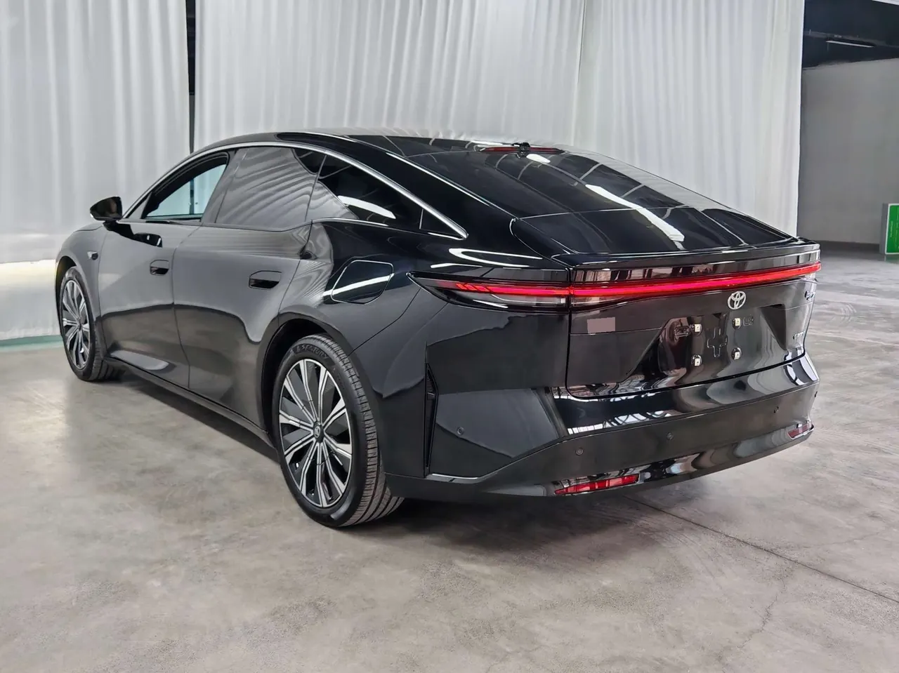 Toyota 2026 Platinum Intelligence 7 600 Pro Automatic Gear 4