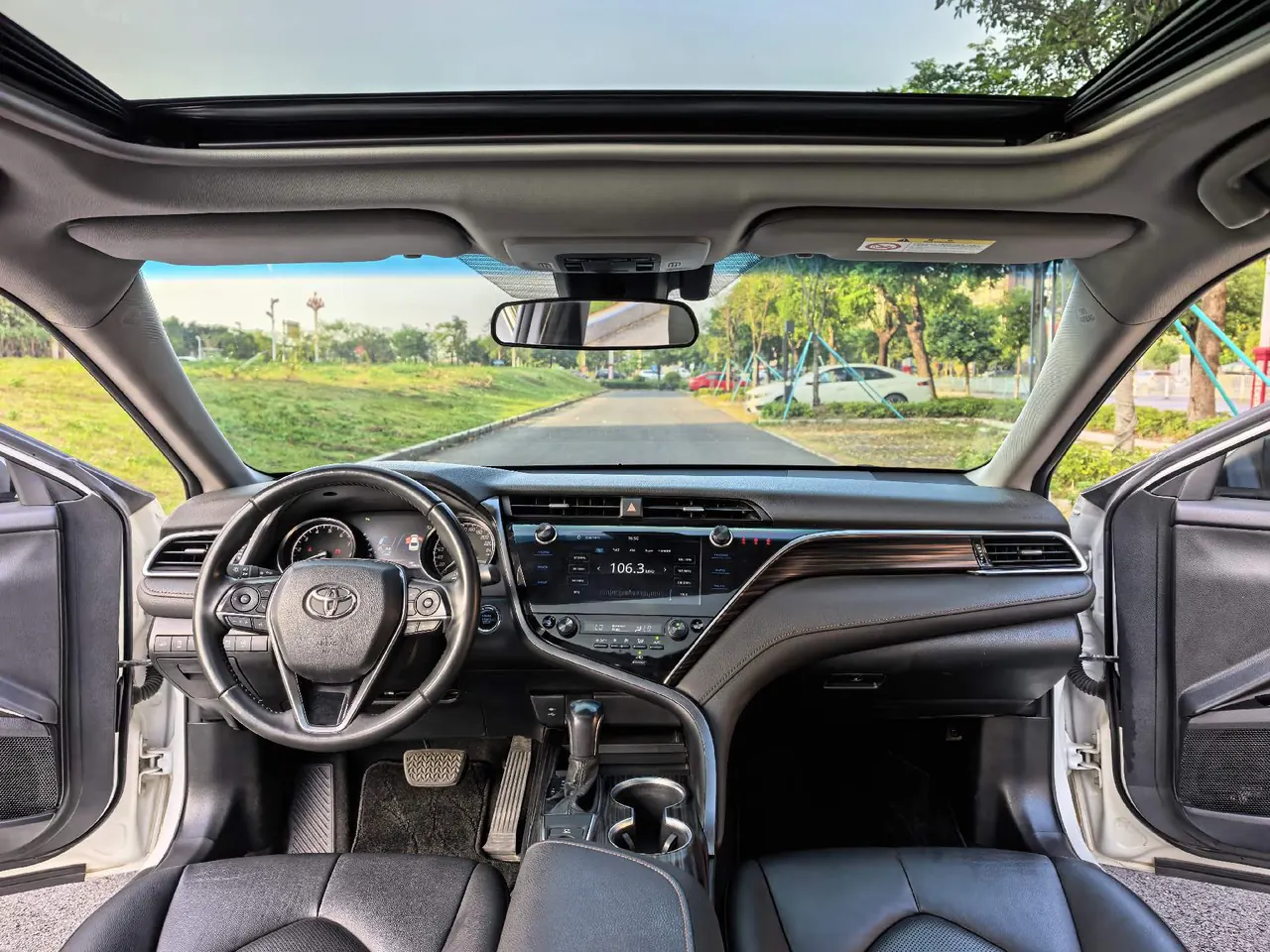 Toyota 2021 Camry 2.0G Stepless Deluxe Edition Automatic Gear 7