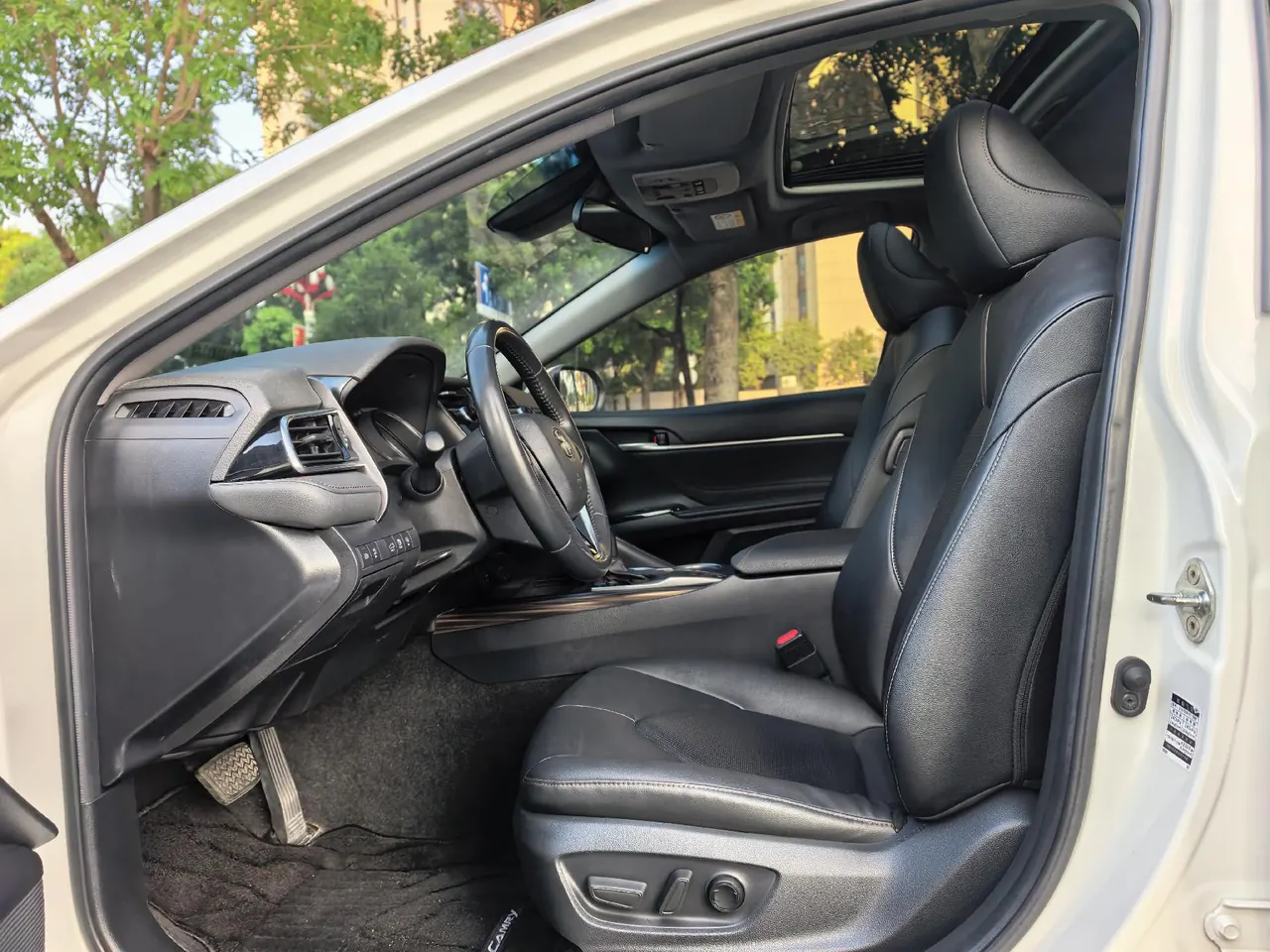 Toyota 2021 Camry 2.0G Stepless Deluxe Edition Automatic Gear 8
