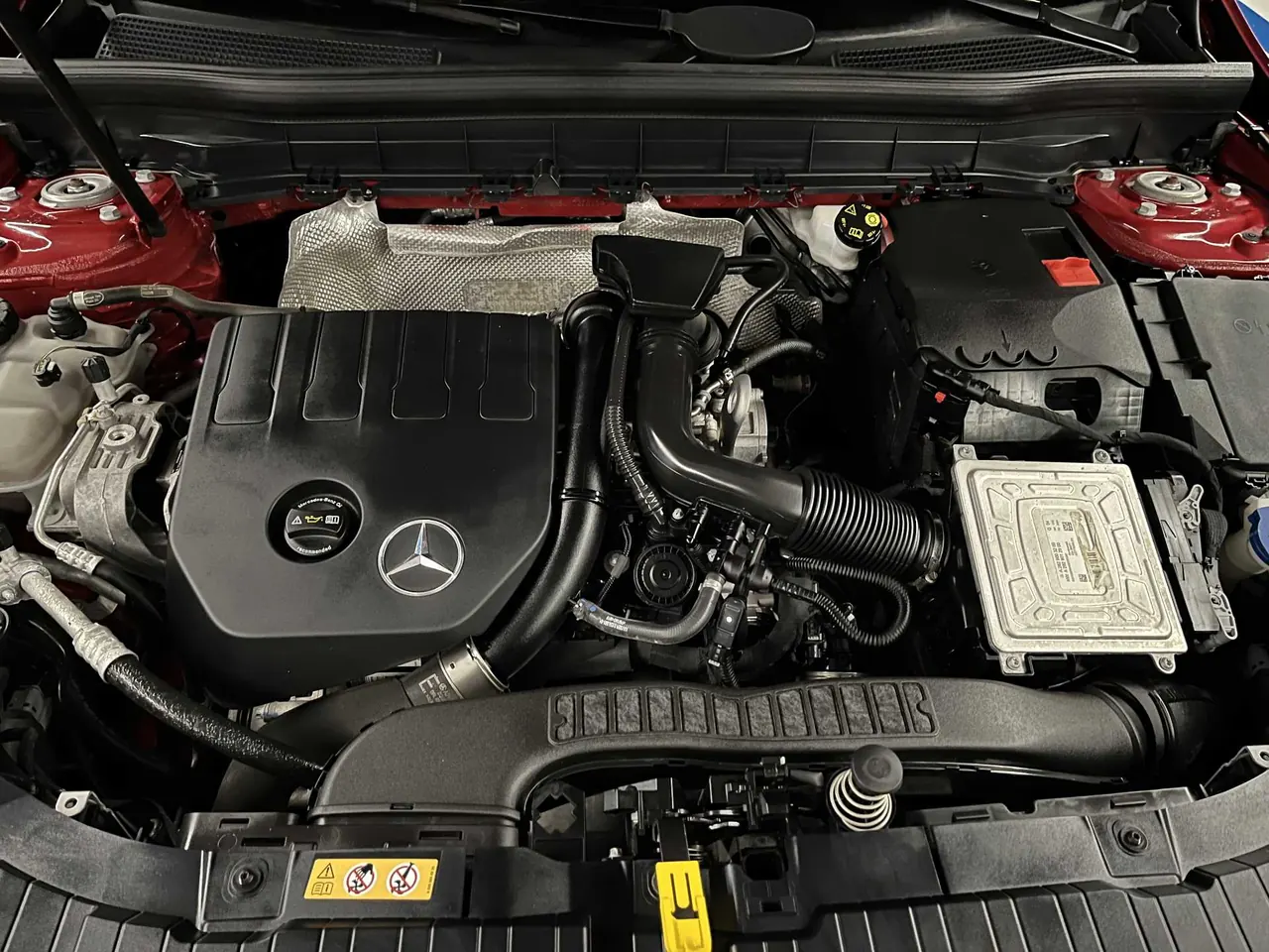 Mercedes Benz 2020 GLB 180 1.3T Dynamic Automatic 12