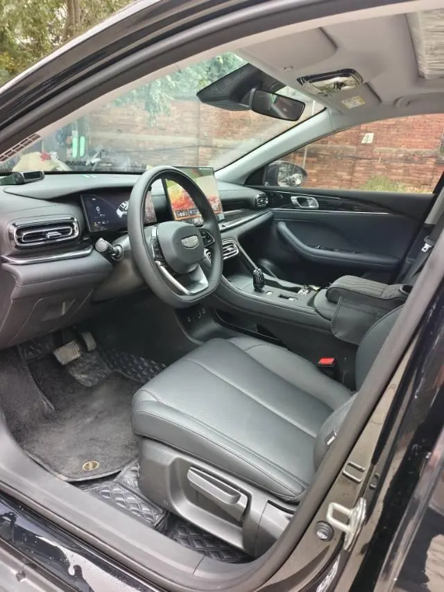 Geely 2026 emgrand -3-compartment 1.5T honorable automatic gear 4