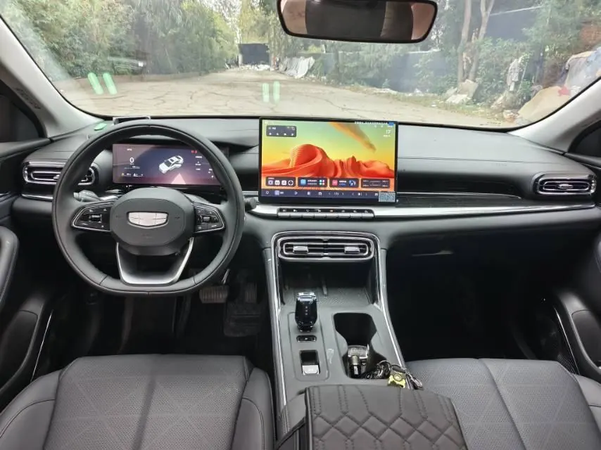 Geely 2026 emgrand -3-compartment 1.5T honorable automatic gear 5