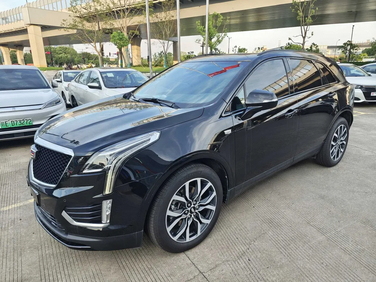 Open image lightbox: Cadillac 2023 XT5 48V 2.0T 4-wheel drive distinguished automatic gear