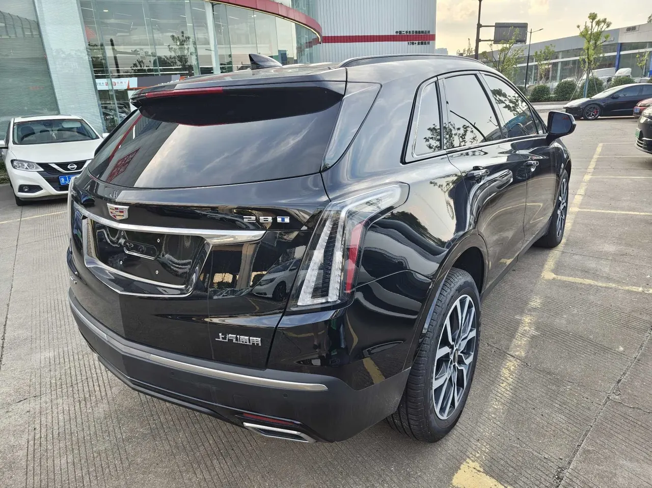 Cadillac 2023 XT5 48V 2.0T 4-wheel drive distinguished automatic gear 3