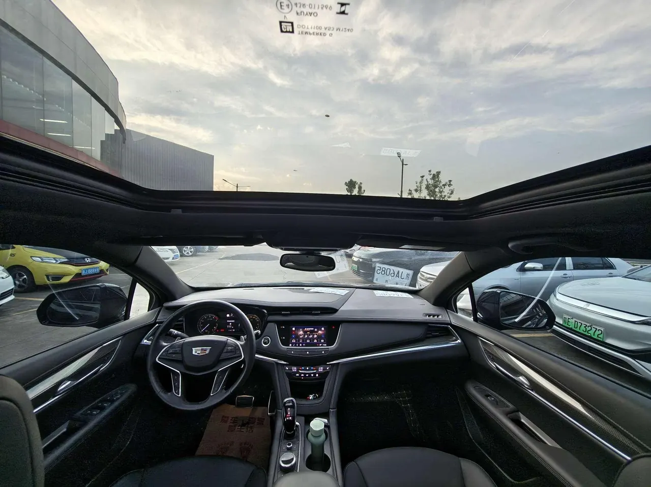Cadillac 2023 XT5 48V 2.0T 4-wheel drive distinguished automatic gear 4