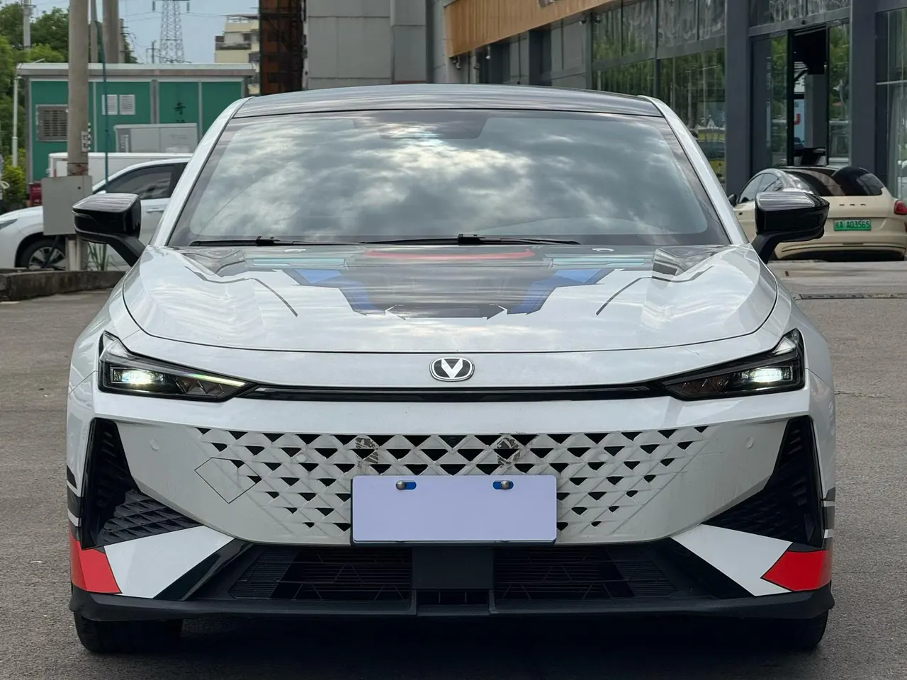 ChangAn 2024 UNI-V 1.5T Prestige Automatic 2