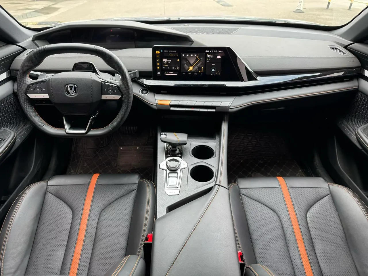 ChangAn 2024 UNI-V 1.5T Prestige Automatic 5