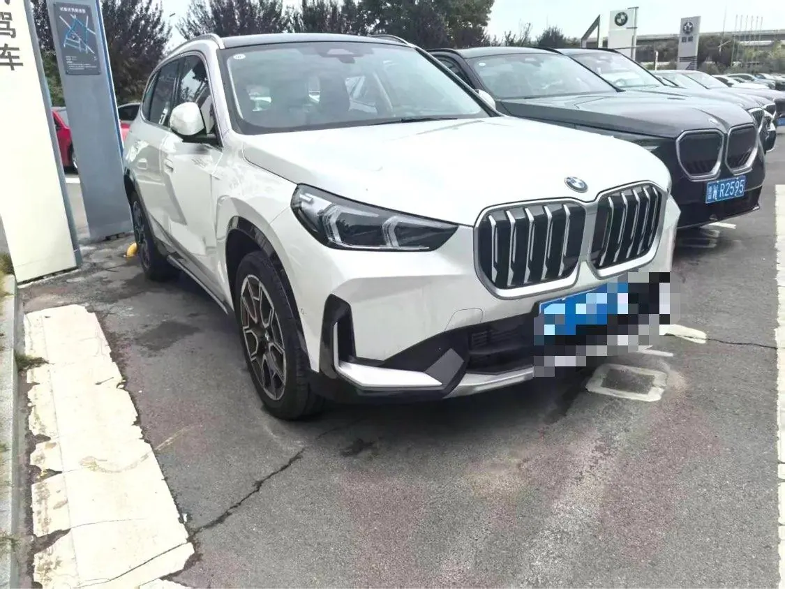 BMW 2026 X1 sDrive25Li 2.0T X design set automatic gear 3