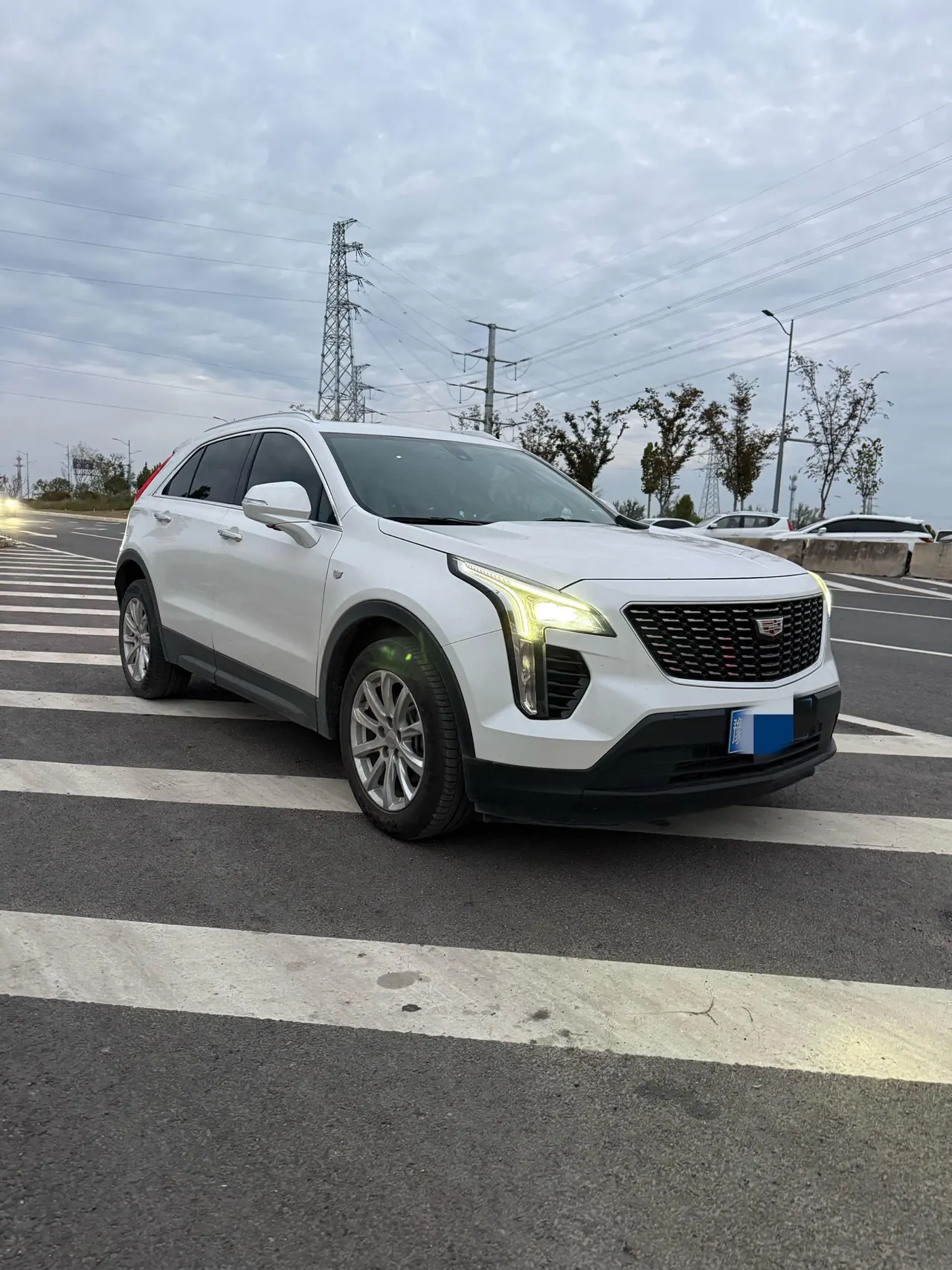 Cadillac 2021 XT4 2.0T 28T Two-Drive Technical Automatic Gear 3