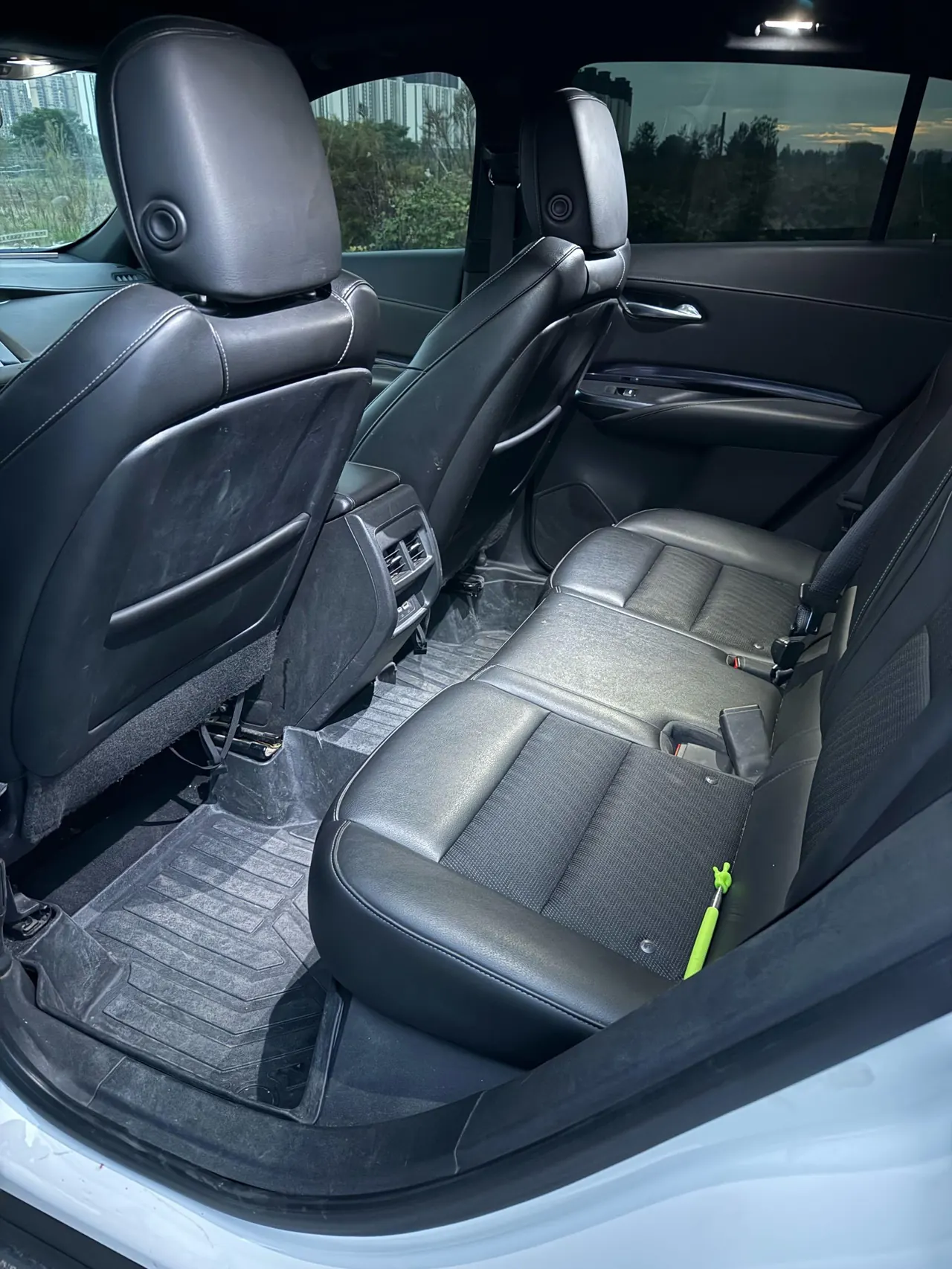Cadillac 2021 XT4 2.0T 28T Two-Drive Technical Automatic Gear 5