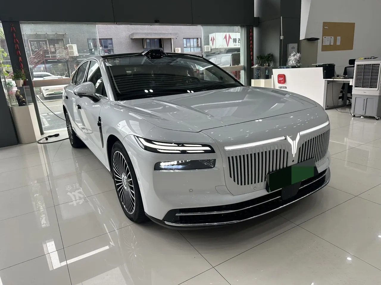 Voyah 2026 models chasing light l four-wheel drive Ultra automatic gear 2