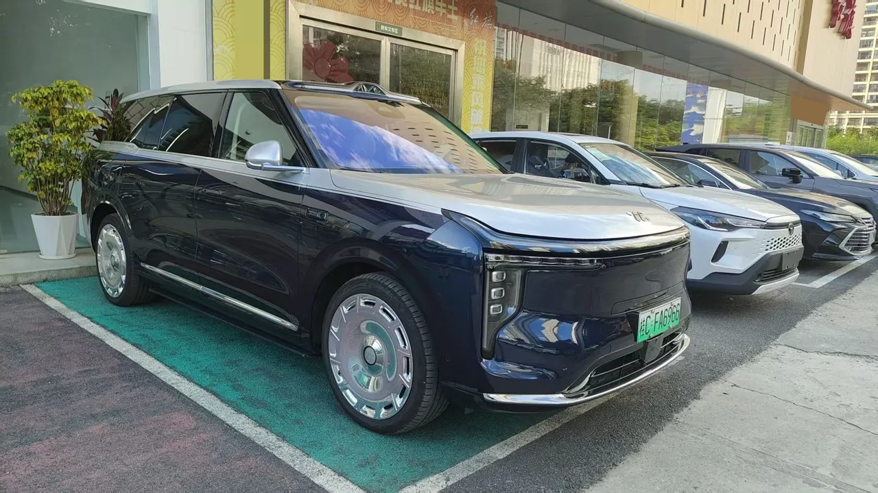 IM 2026 IM LS9 66 Ultra Automatic 3