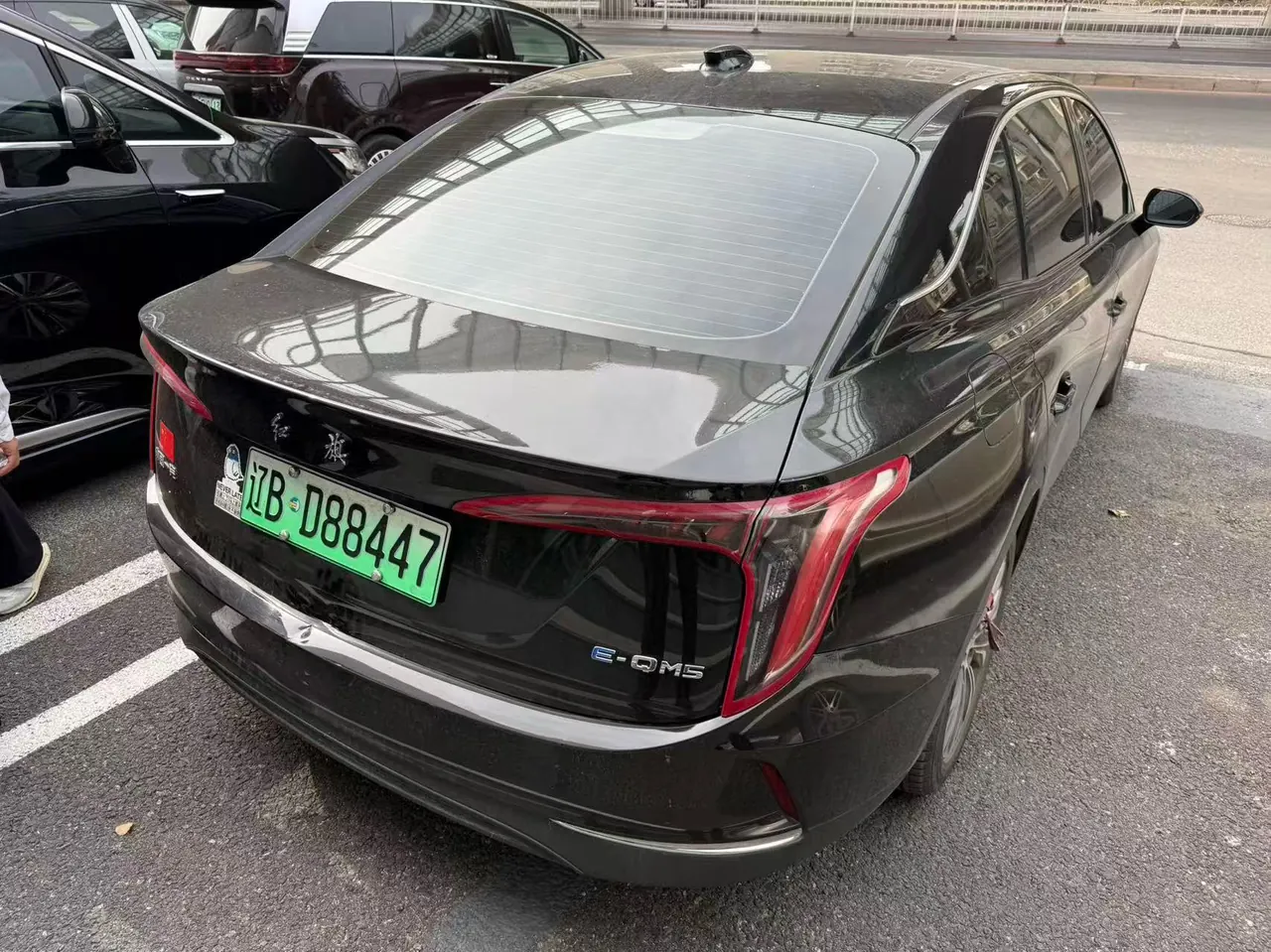 HongQi 2022 E-QM 5 431km Charging Enjoy Edition Automatic Gear 3