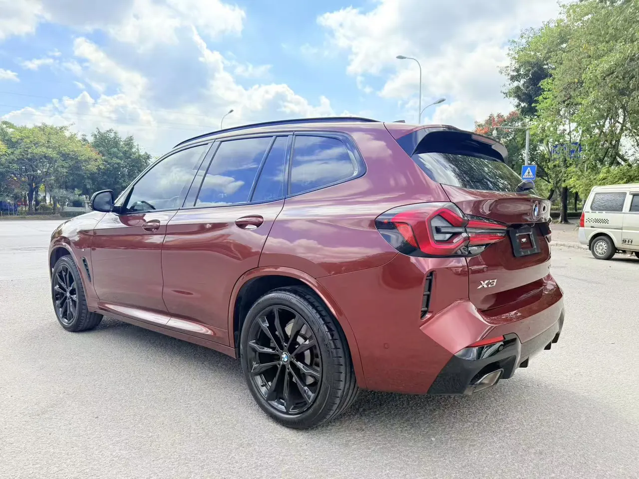 BMW 2022 X3 xDrive30i 2.0T exclusive M obsidian night set (modified) automatic gear 9