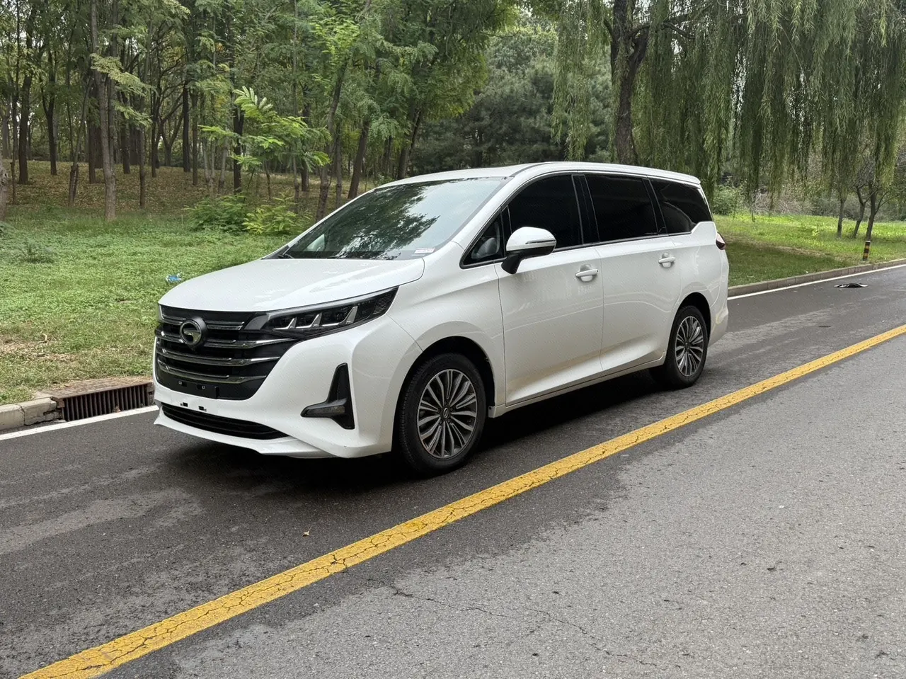 Chuanqi 2021 M6 1.5T 270T Distinguished Edition 7-seat Automatic Gear - View 1