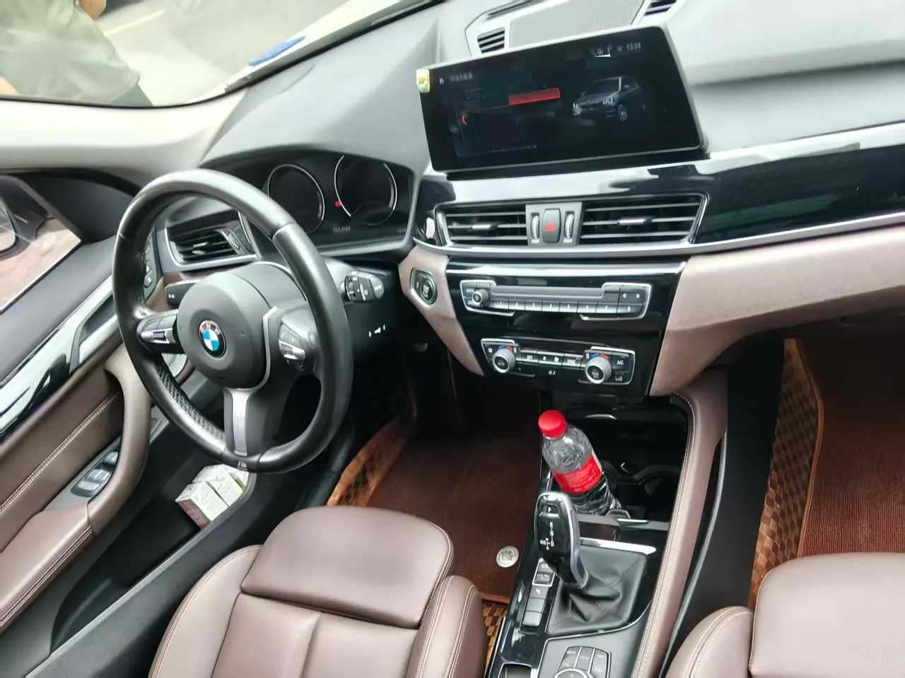 BMW 2022 X1 sDrive20Li 1.5T exclusive automatic gear 4