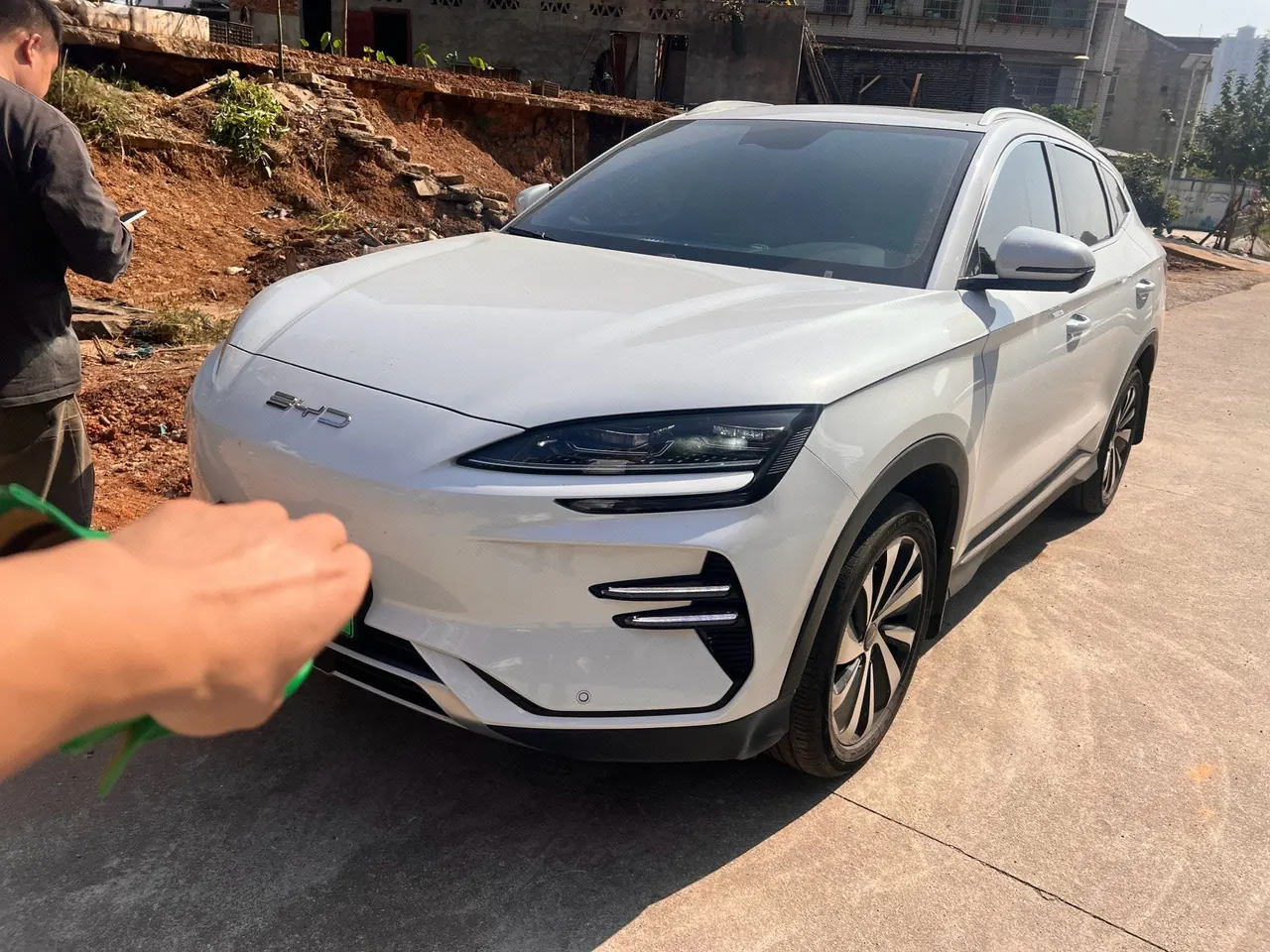 BYD 2023 Song PLUS EV Champion Edition 520KM Honorable Automatic Gear - View 1
