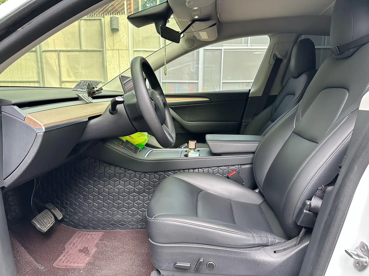 Tesla 2021 Model Y long endurance all-wheel drive version automatic transmission 3