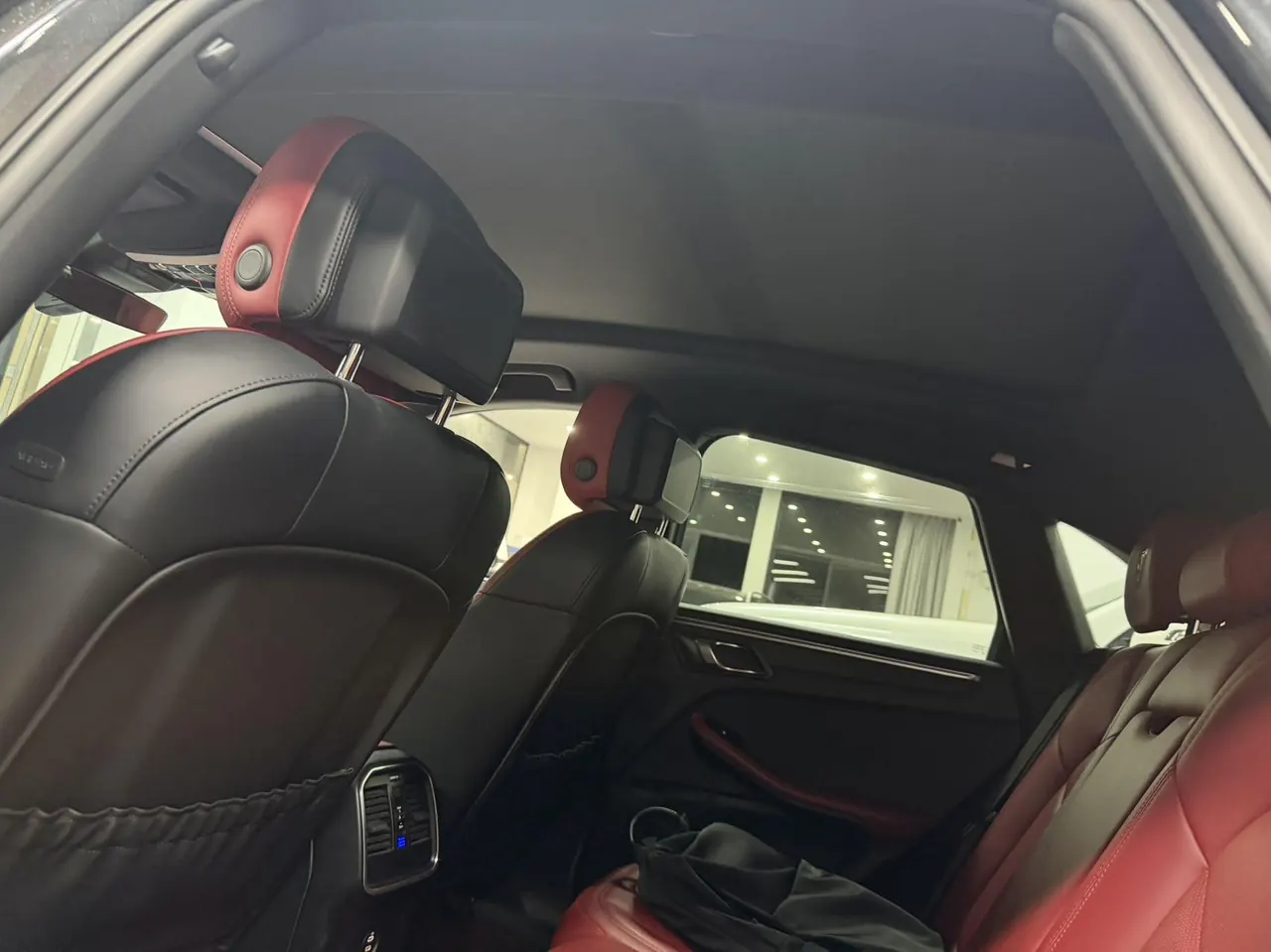 Porsche Macan (Imported) 2020 Macan 2.0T Automatic Gear 5