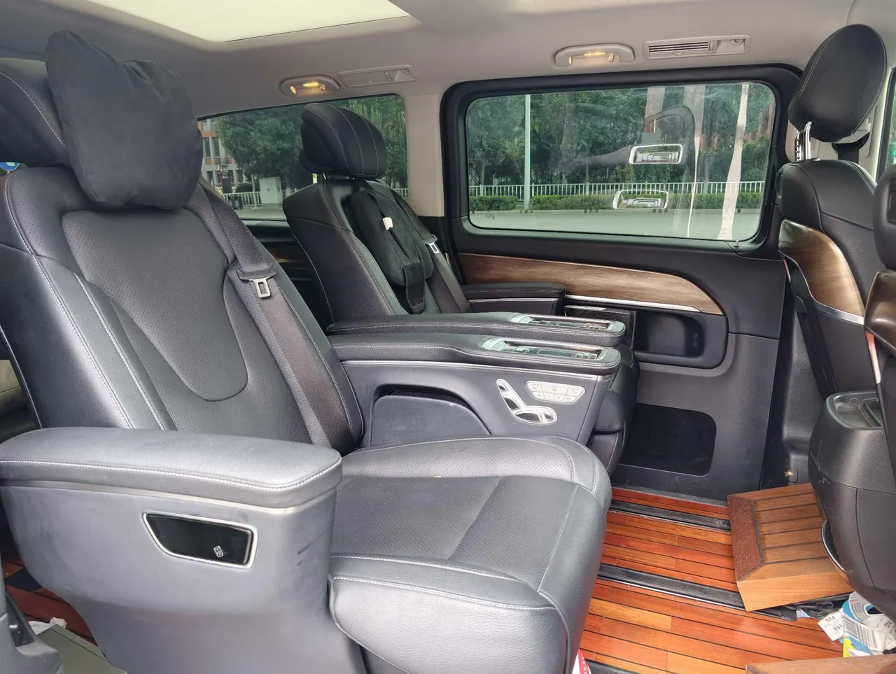 Mercedes Benz V 2020V 260 L 2.0T Deluxe Edition Automatic Gear 5