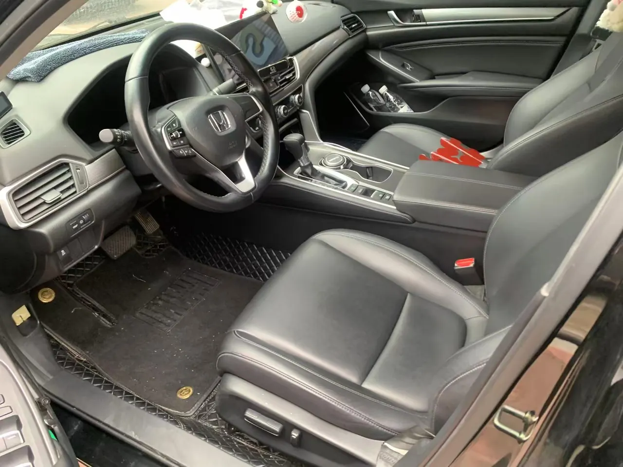 Honda 2022 10th Generation Accord 1.5T Stepless 260TURBO Deluxe Automatic Gear 4