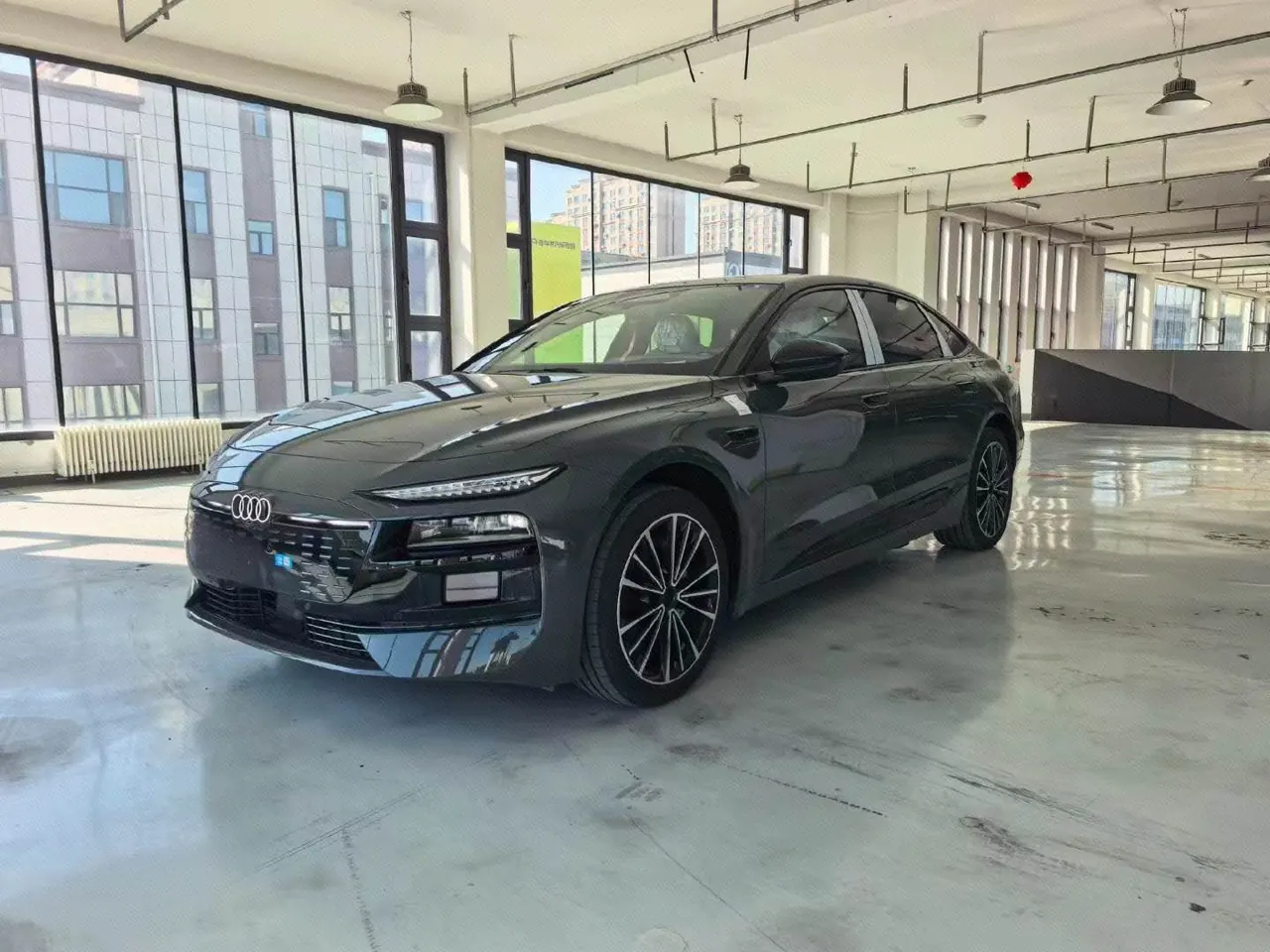 Открыть галерею: Audi 2026 A6L e-tron Starts Gan Kun Smart Driving Edition Automatic Gear