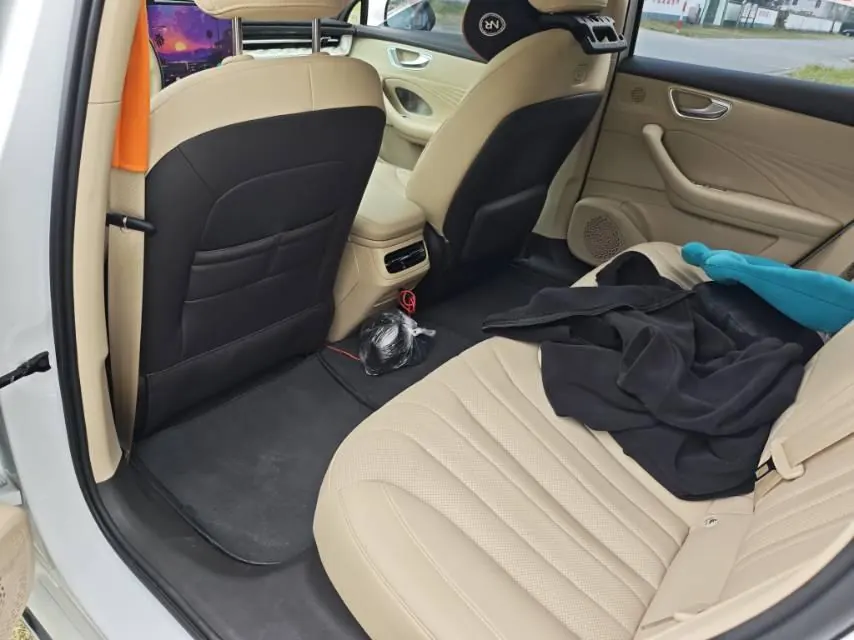 Roewe 2025 M7 DMH 1.5 160km Premium Edition Automatic Gear 5